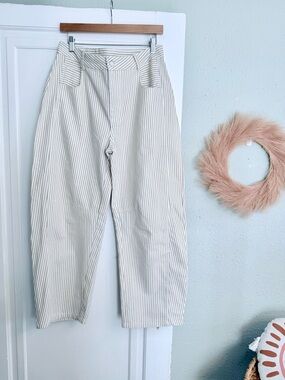 So Me Striped Button-Front Barrel pants in Cream & Light Brown